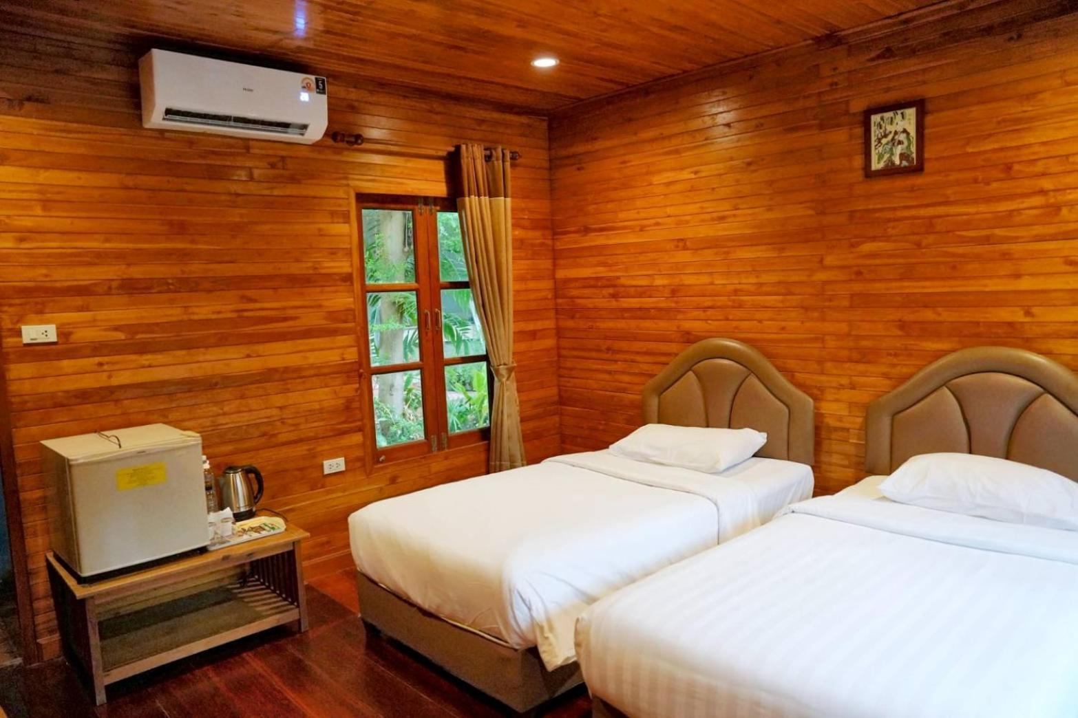 Hotel Basaya &